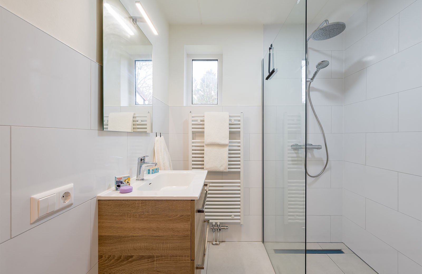 Buurpoes villa badkamer