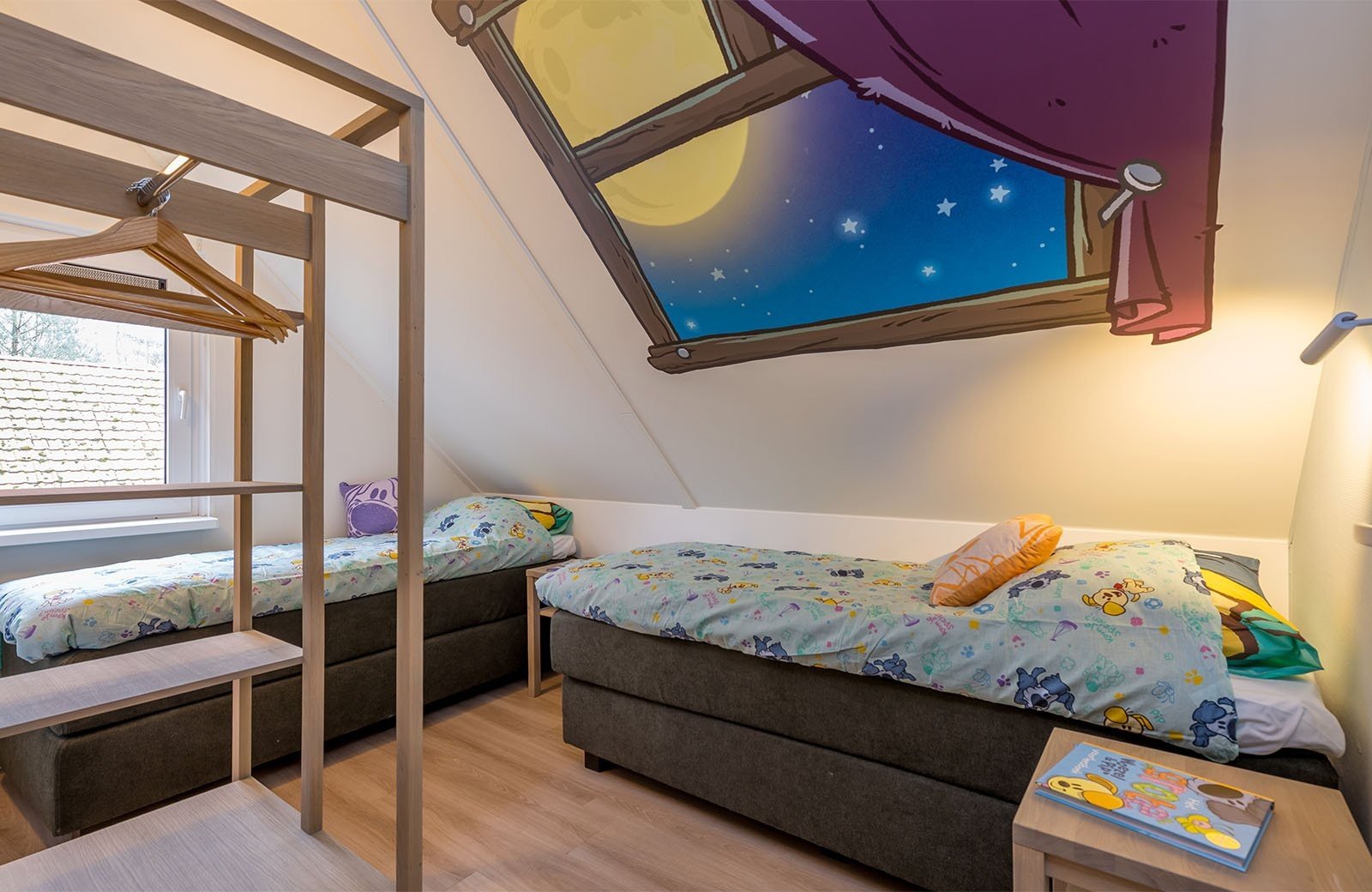 Buurpoes villa slaapkamer eenpersoonsbedden