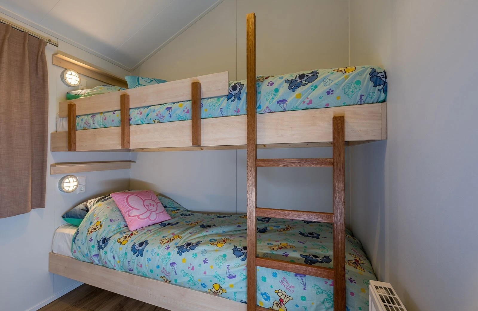 Charlies duinhuis slaapkamer stapelbed