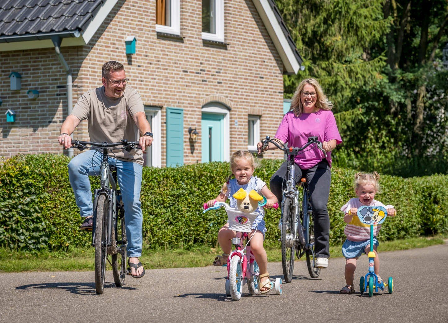 Familie resort de tovertuin fietsen